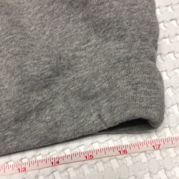 EUC Reebok Size L Sweatshirt - Picture 11 of 15